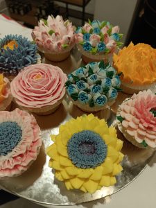 CUP CAKE MAKING BUTTER CREAM TECHNIQUE FOR DECORATION