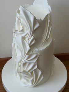 OCCASIONAL CAKE MAKING CLASS SUGAR PASTE TECHNIQUE